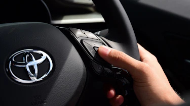 Toyota C-HR - steering wheel inputs