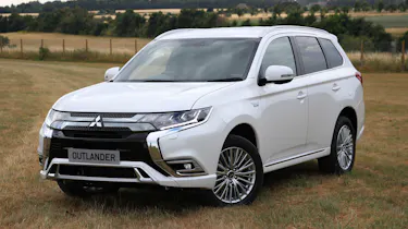 Mitsubishi Outlander PHEV - front
