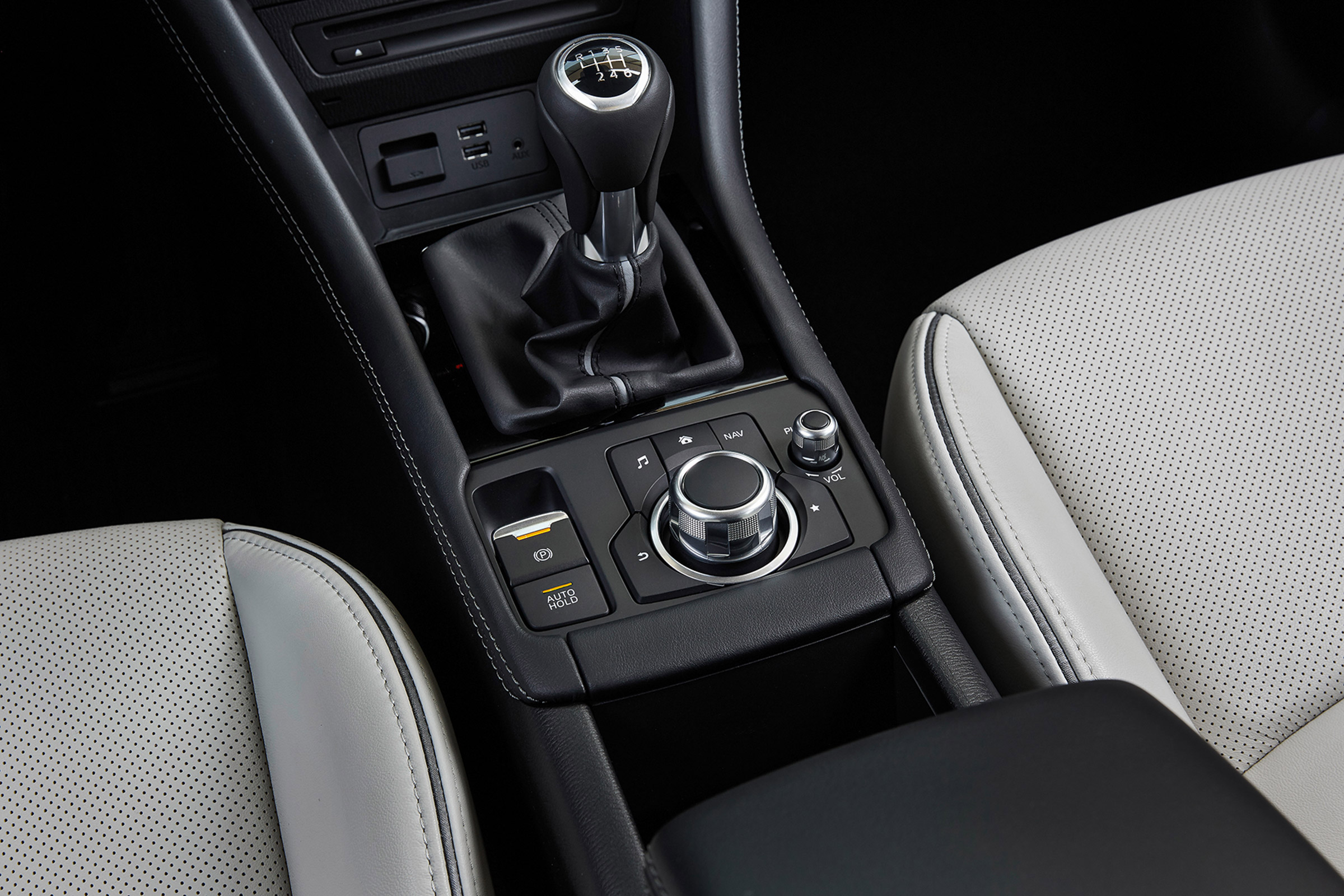 Mazda CX-3 - centre console