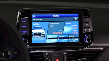 Hyundai i30 Fastback N - infotainment