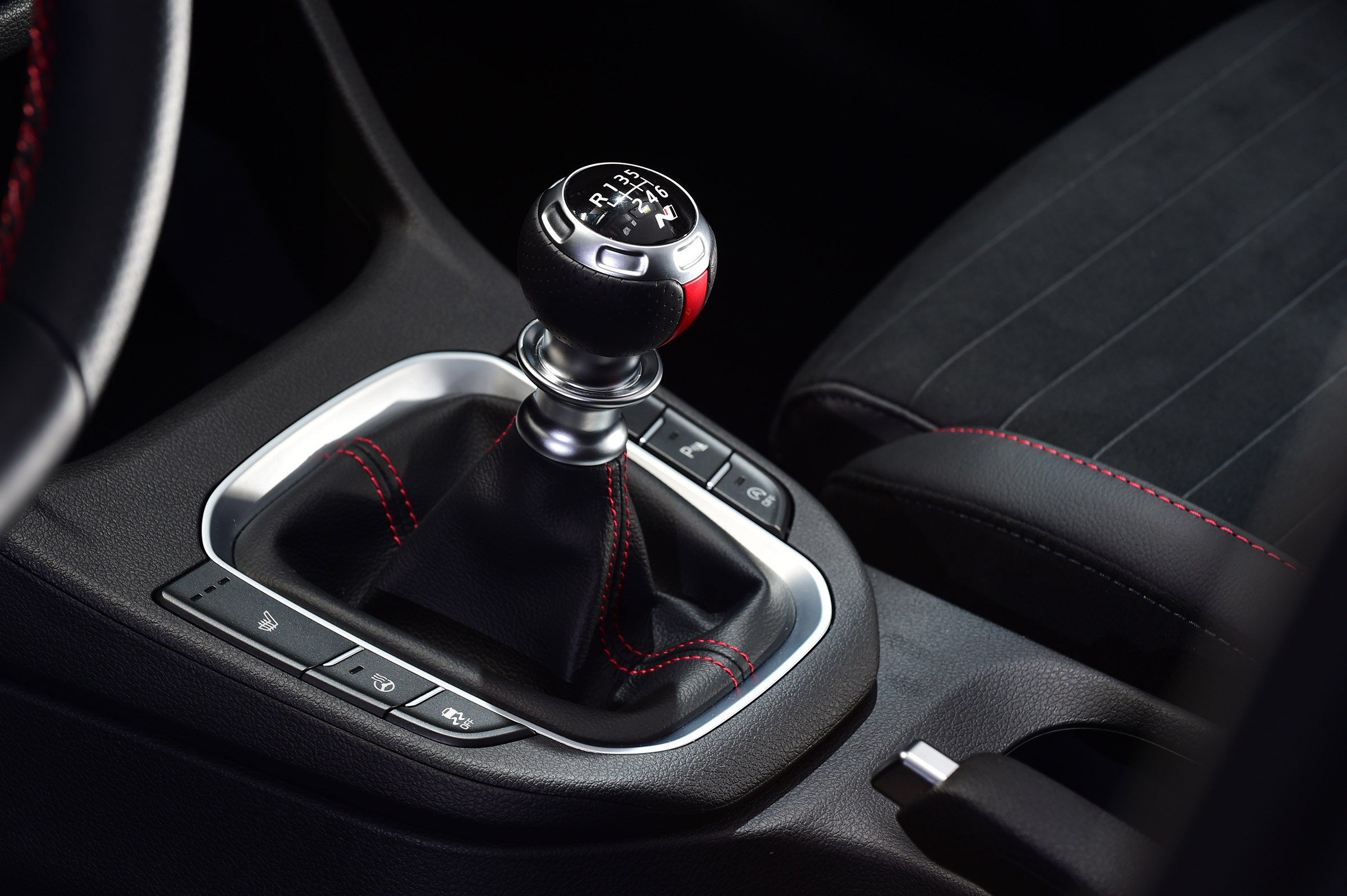 Hyundai i30 Fastback N - transmission