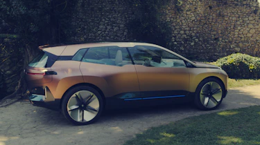 BMW Vision iNEXT concept - side action