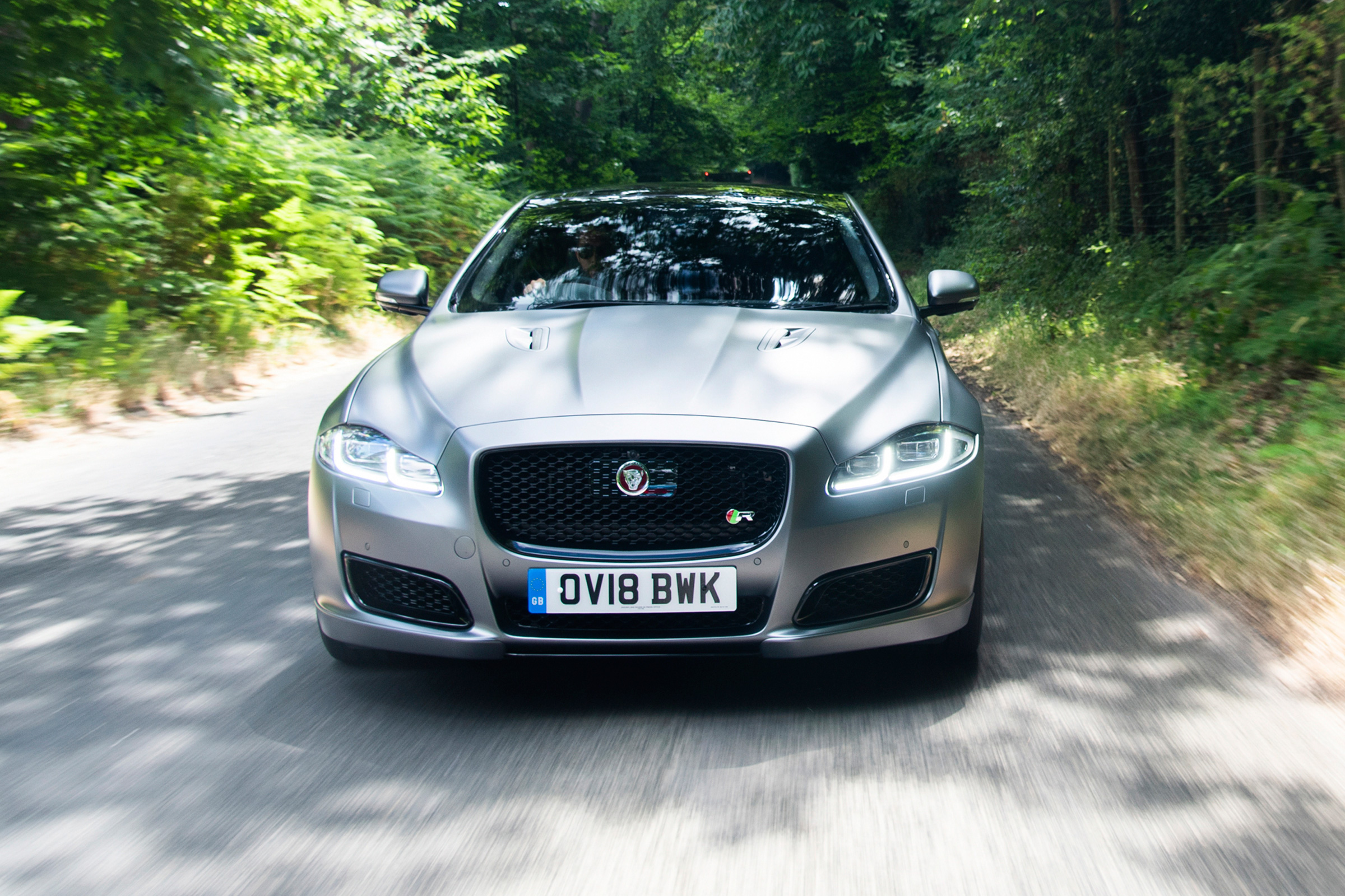 Jaguar XJR 575 silver front