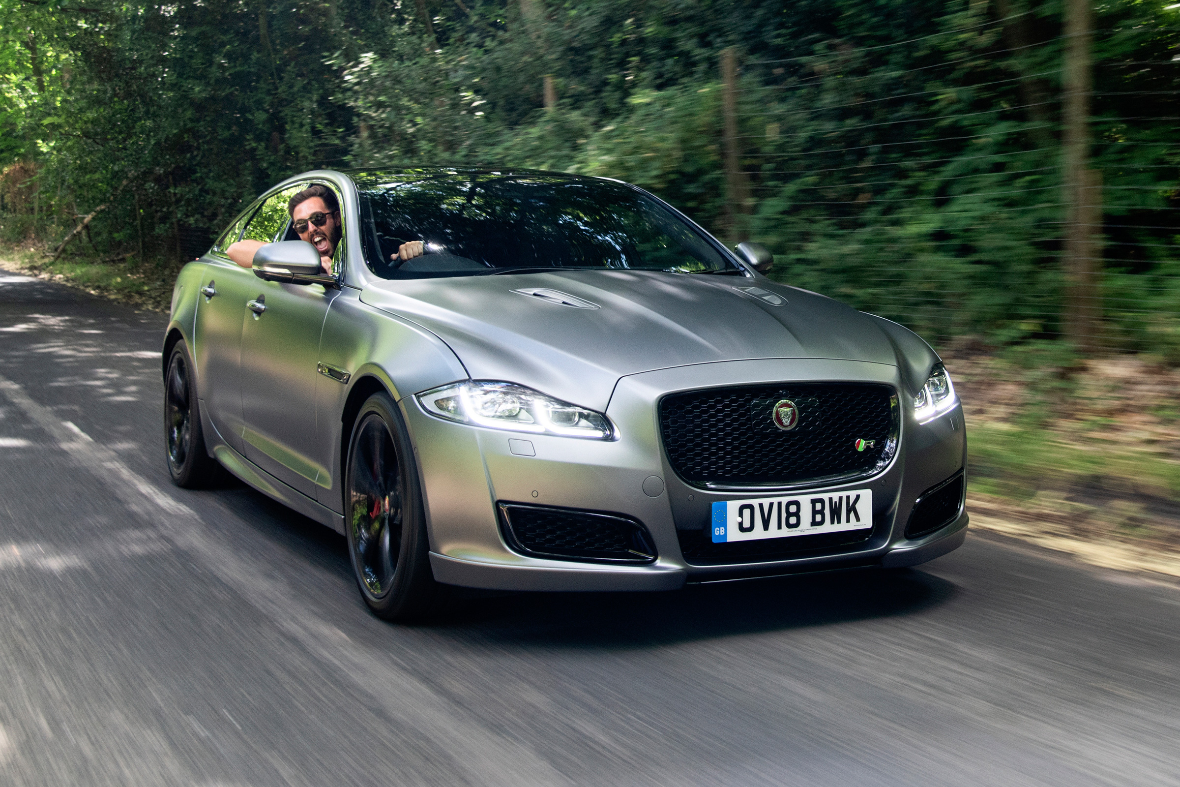 Jaguar XJR 575 silver