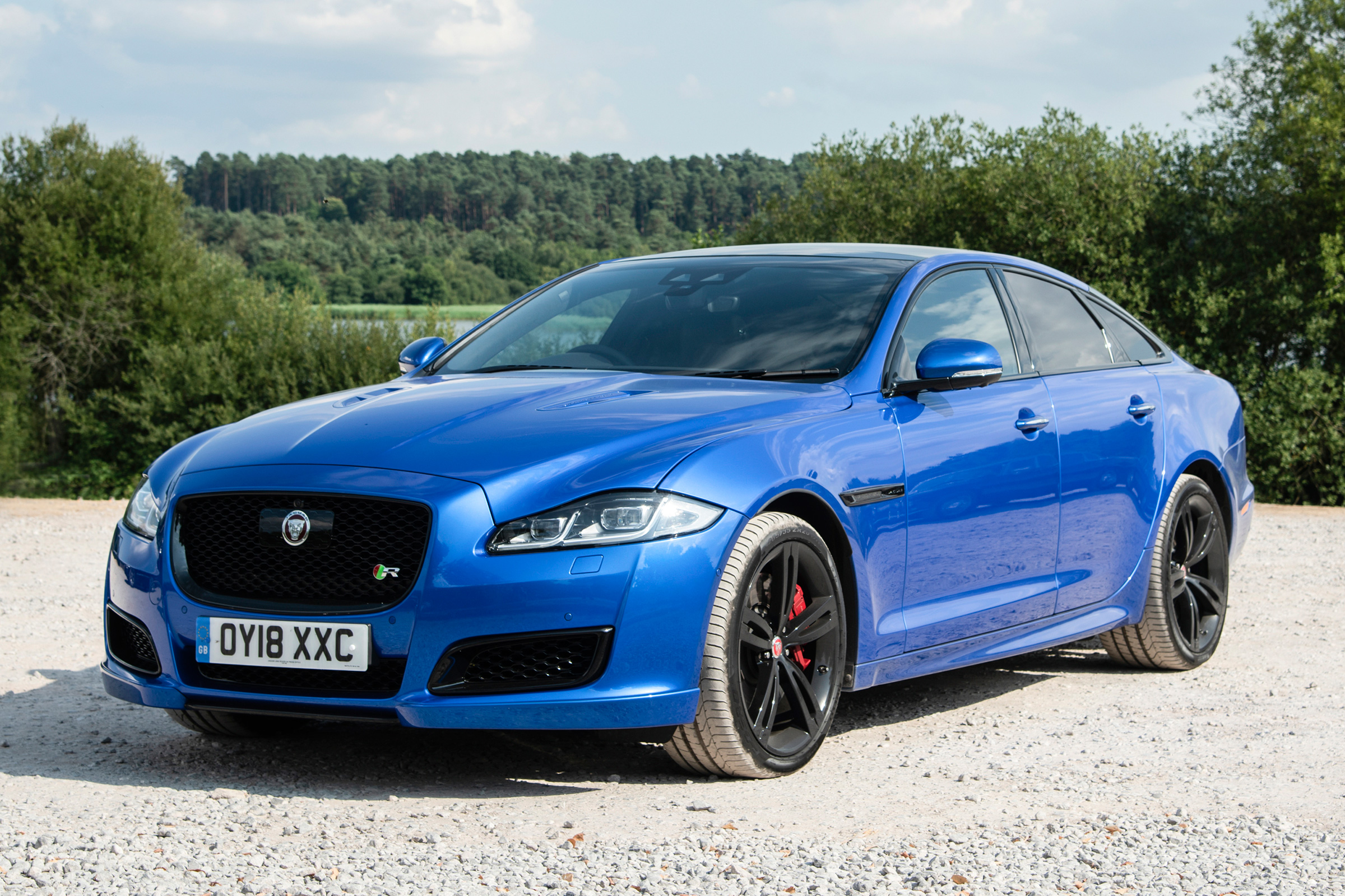 Jaguar XJR 575 static front