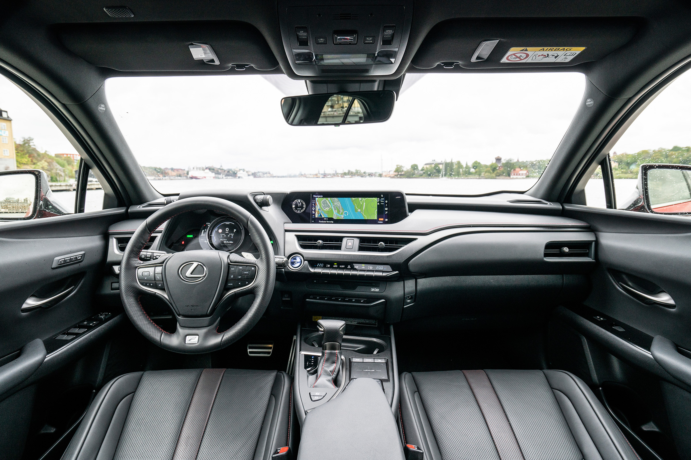 Lexus UX - interior