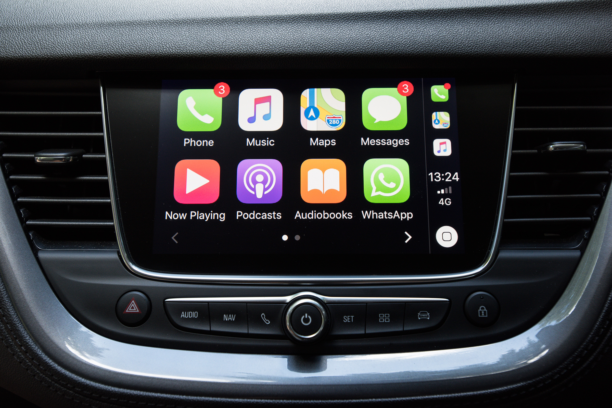 Vauxhall Grandland X - infotainment