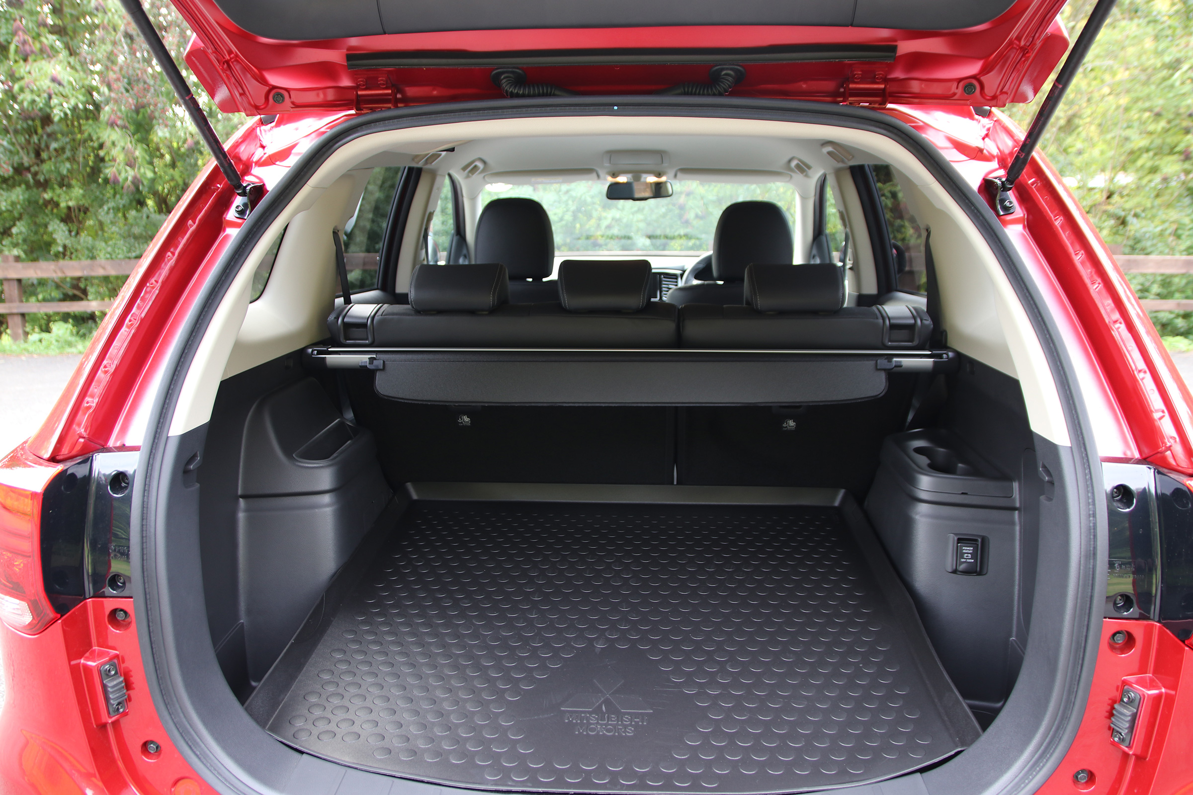 New 2019 Mitsubishi Outlander PHEV cargo space