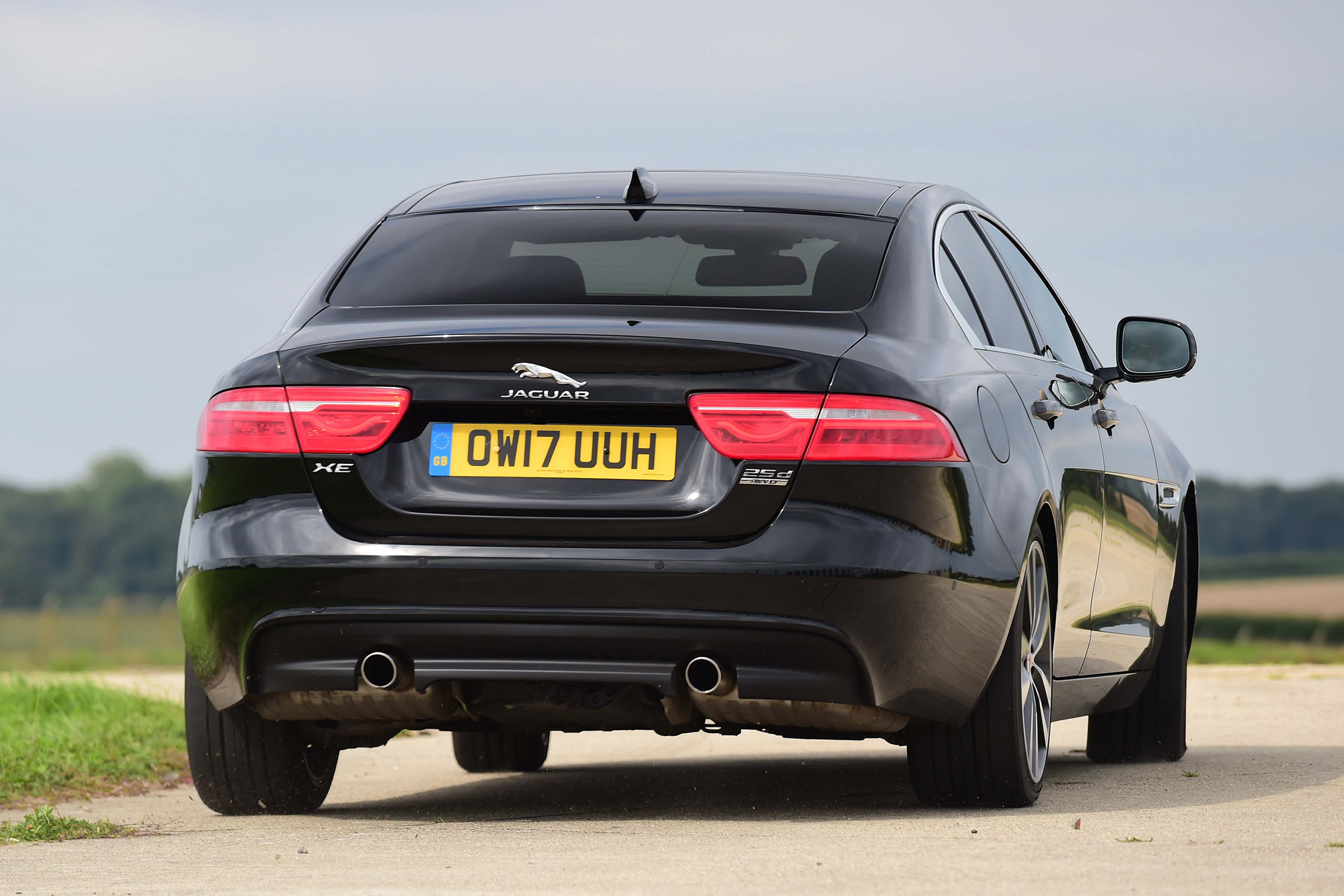 Jaguar XE - Rear Cornering