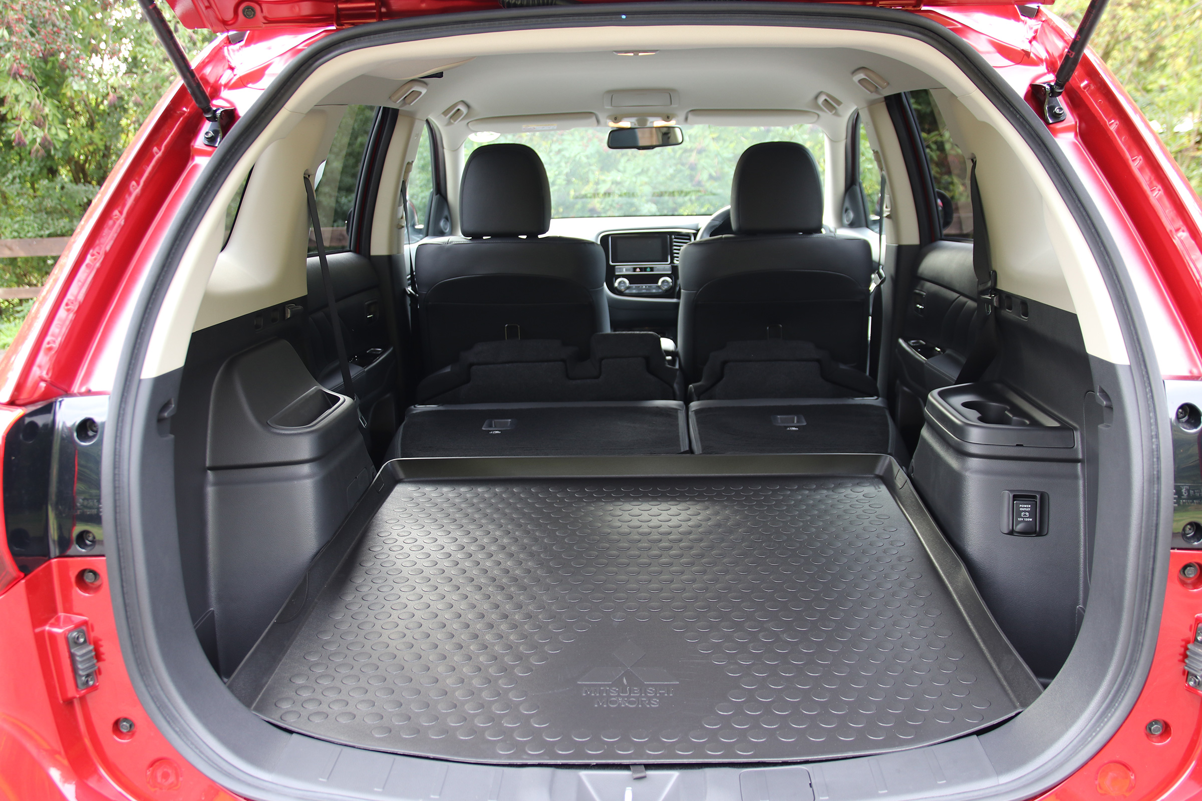 New 2019 Mitsubishi Outlander PHEV boot space