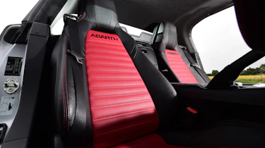Abarth 124 GT - seats