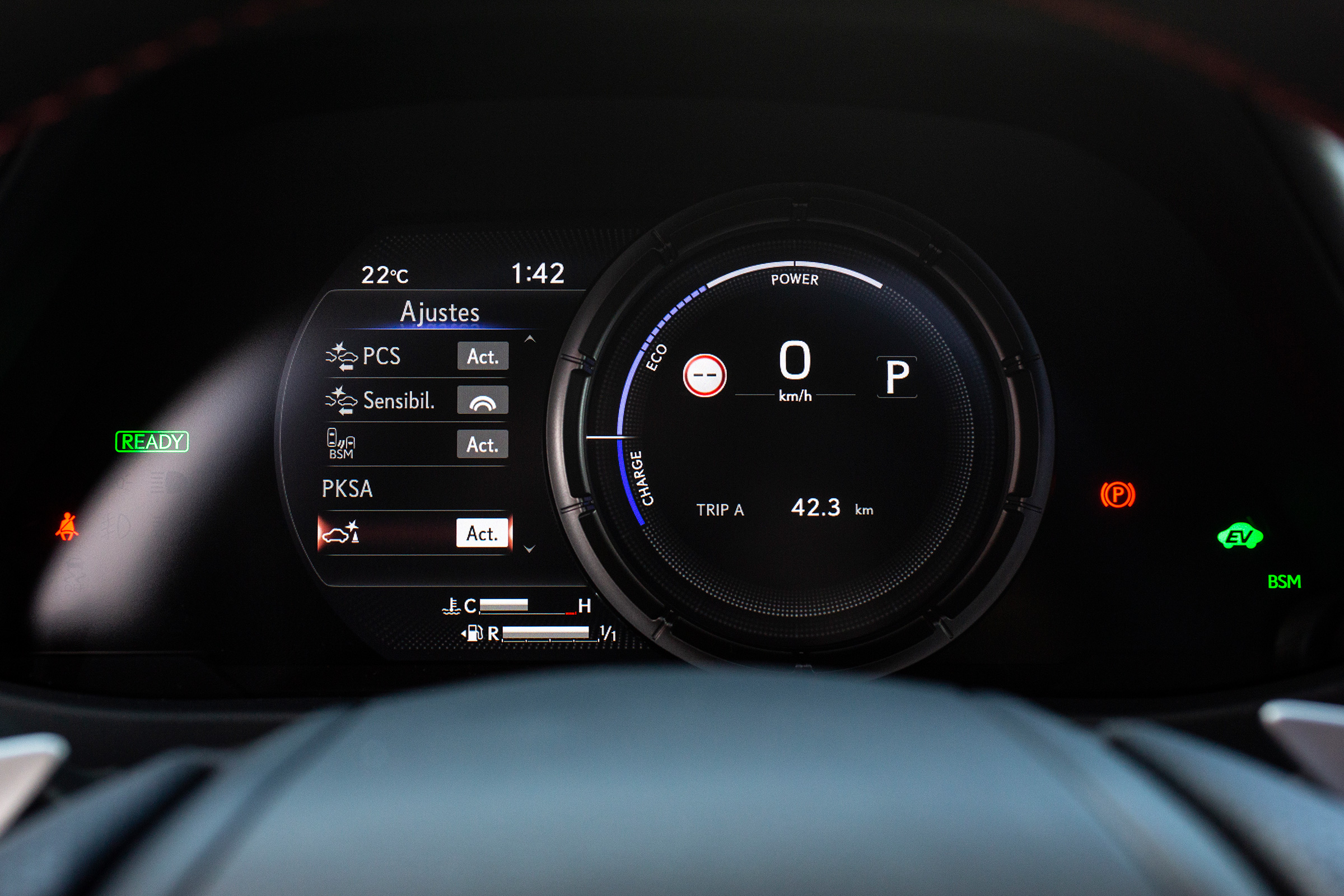Lexus UX - speedo
