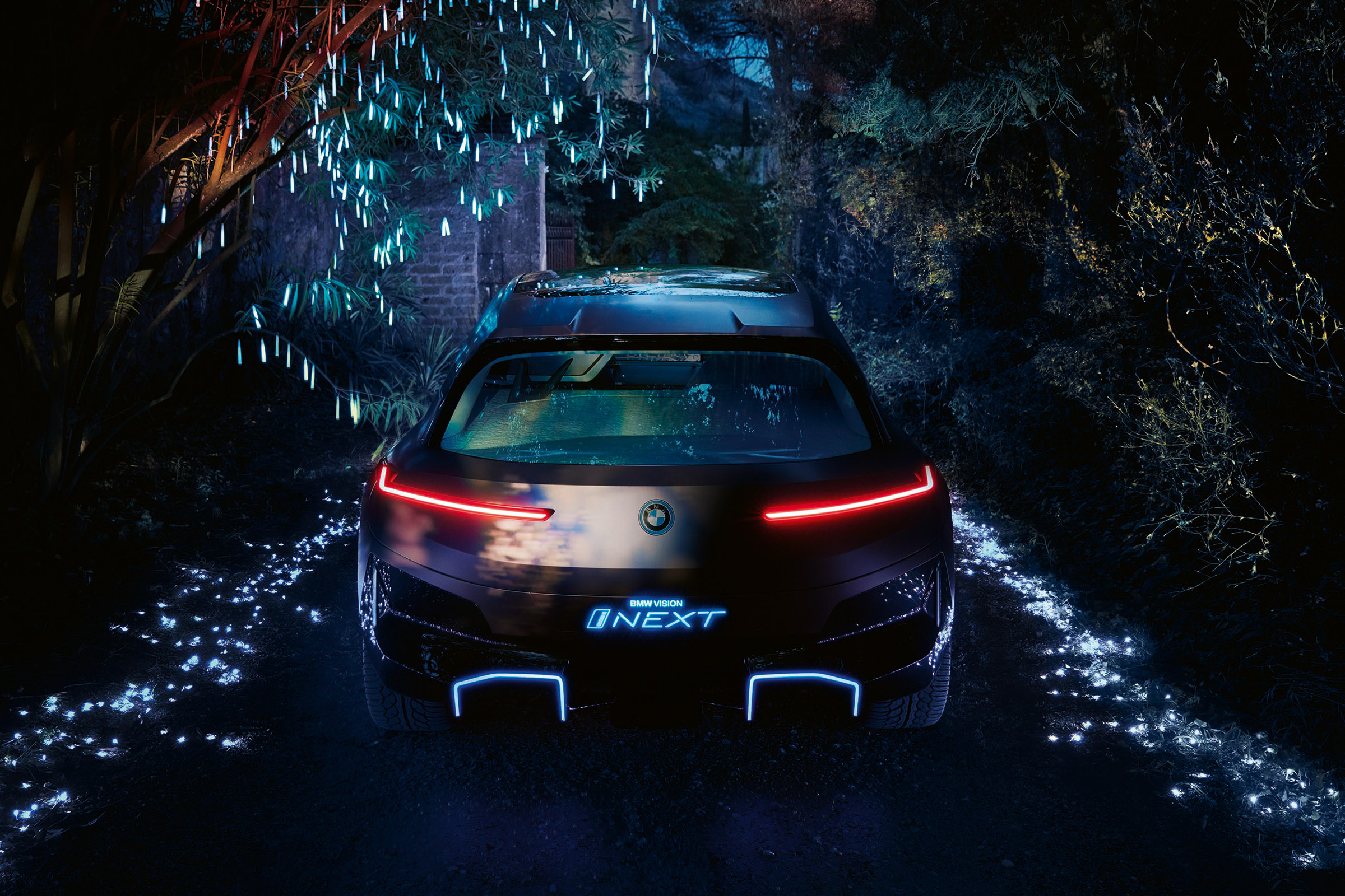 BMW Vision iNEXT concept - full rear