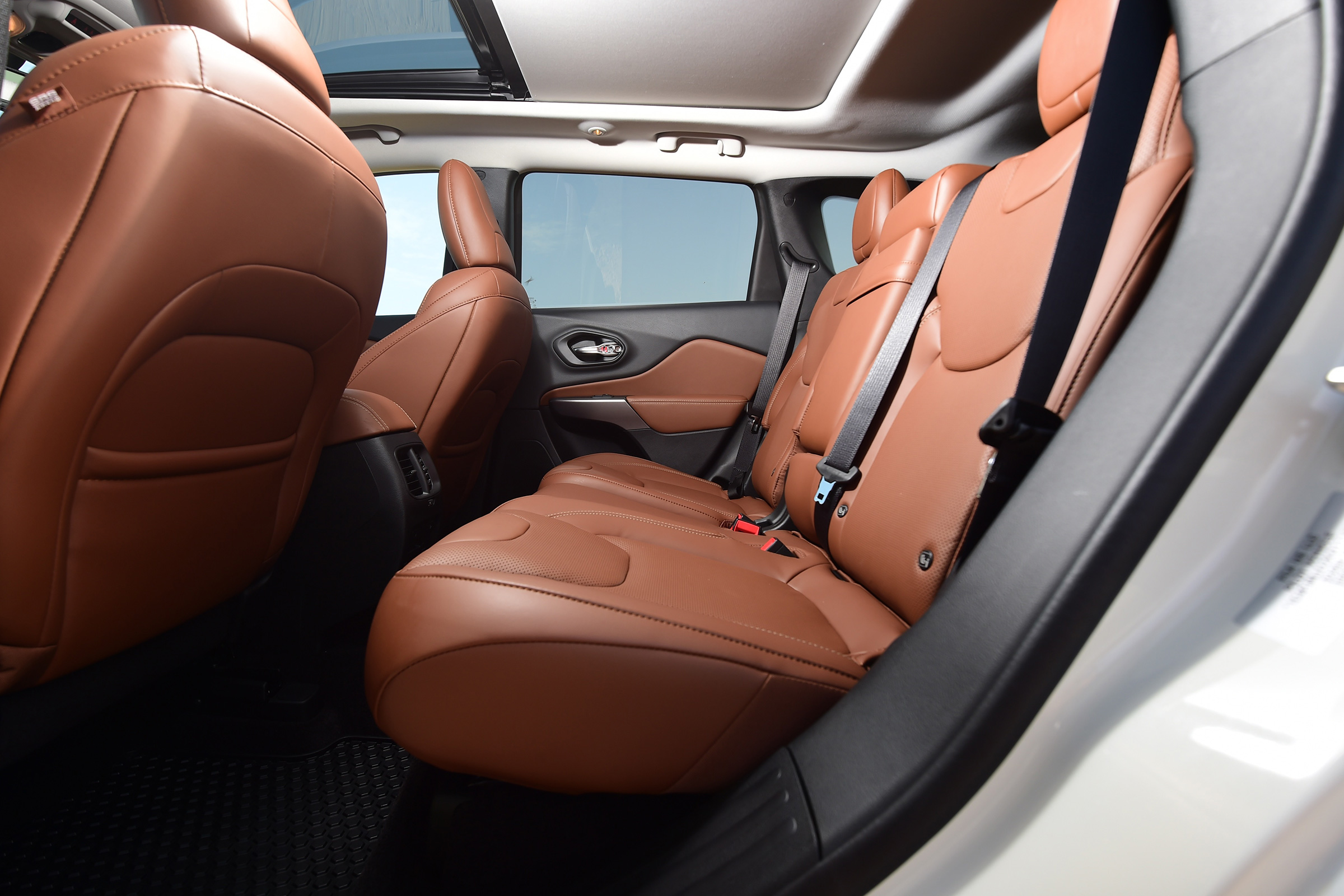 Jeep Cherokee - back seats