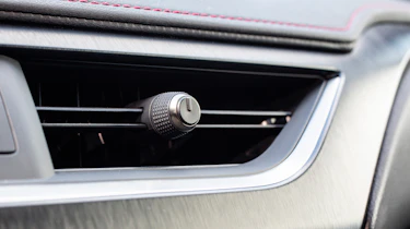 Lexus UX - vent