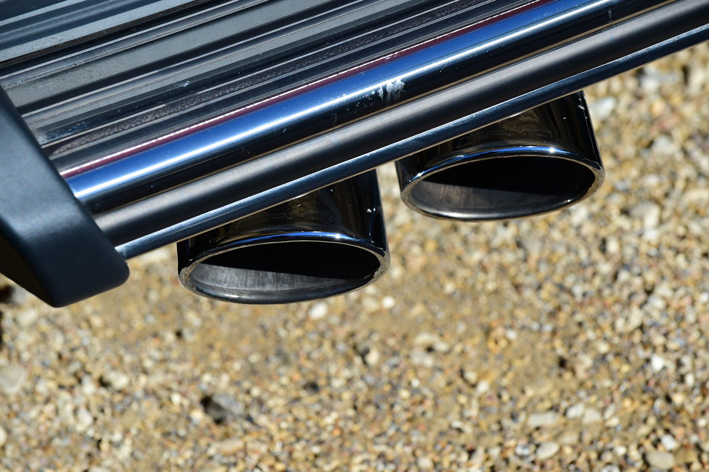 Mercedes-AMG G 63 - exhaust