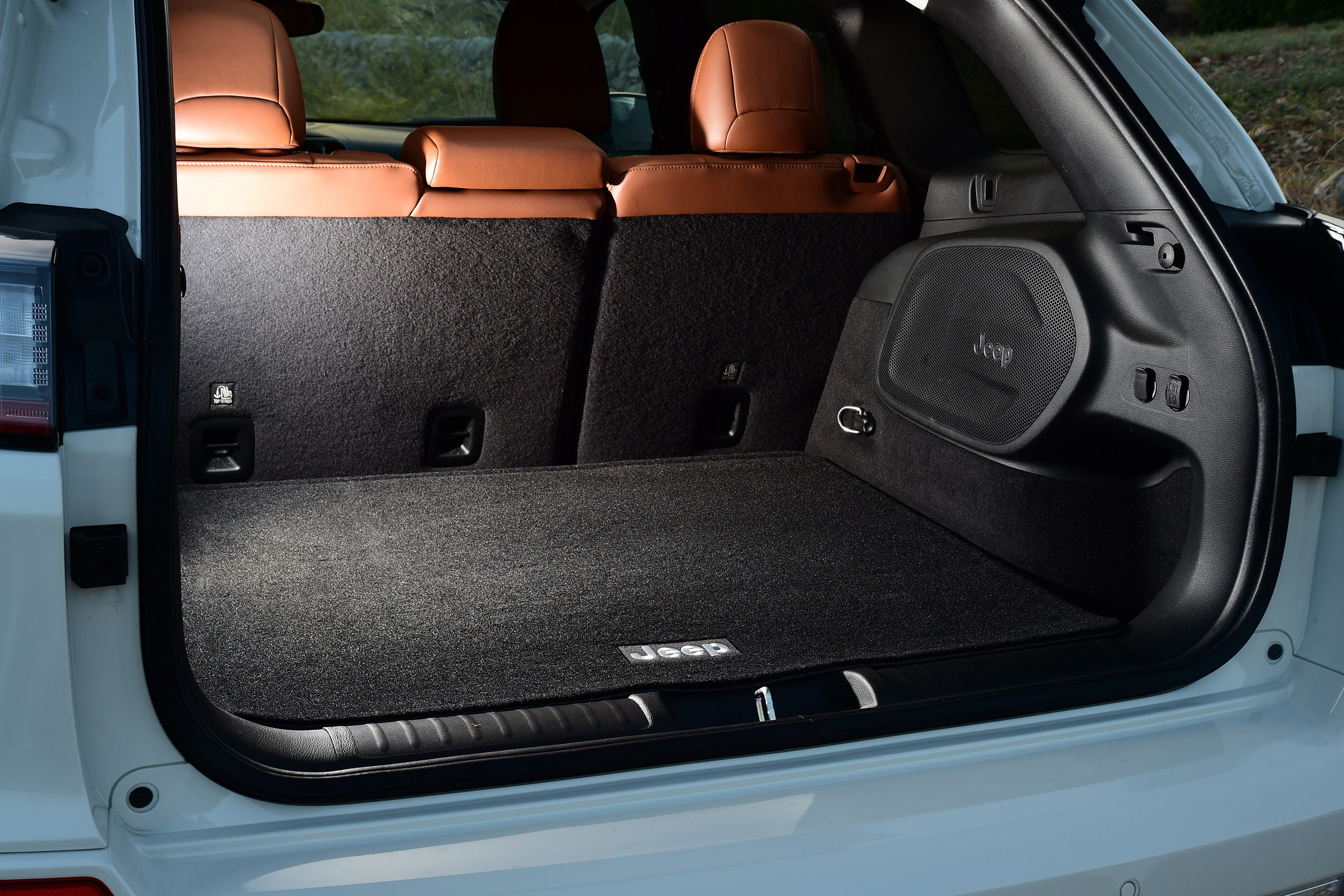 Jeep Cherokee - boot