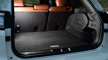Jeep Cherokee - boot