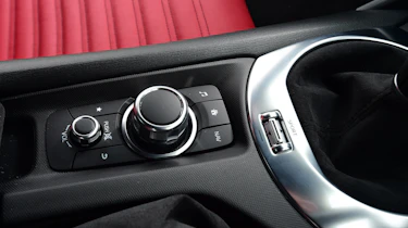Abarth 124 GT - controls