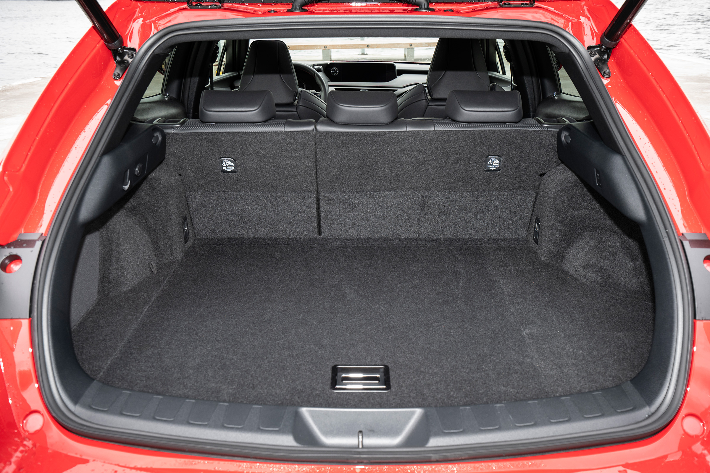 Lexus UX - boot