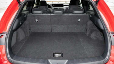 Lexus UX - boot