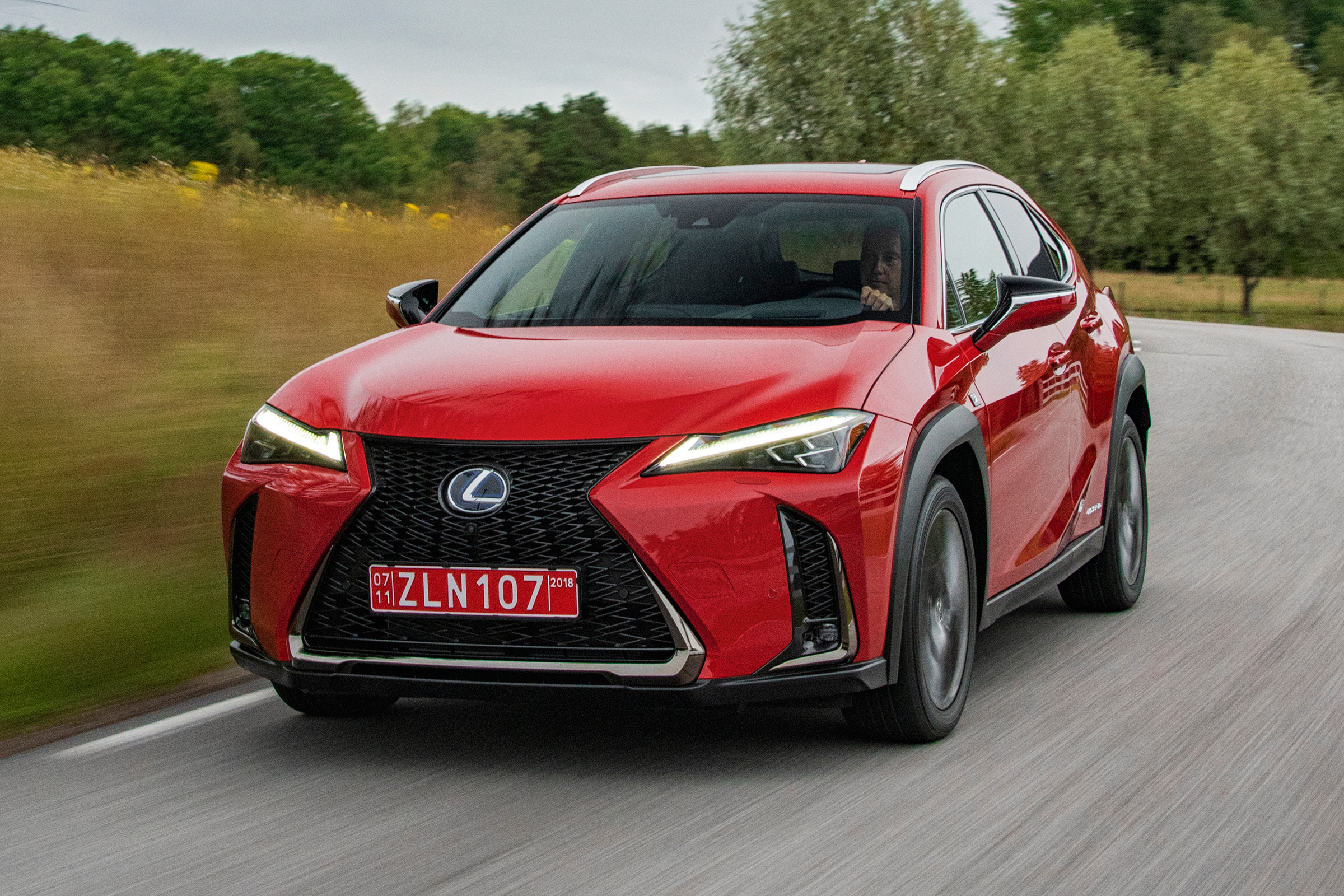 Lexus UX - front