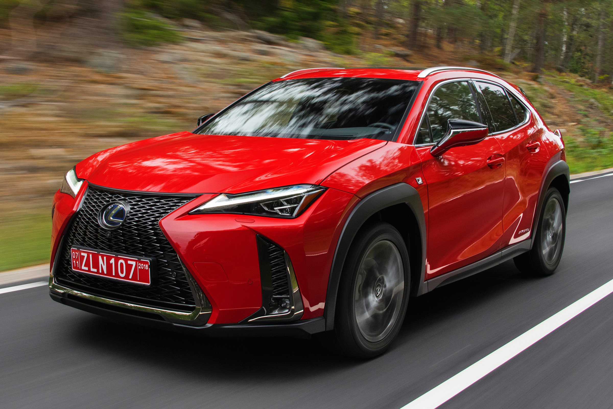 Lexus UX - front