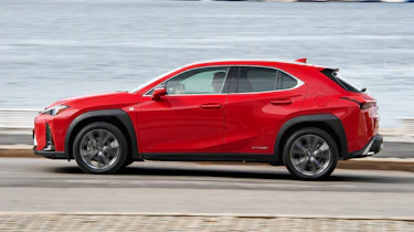 Lexus UX - side