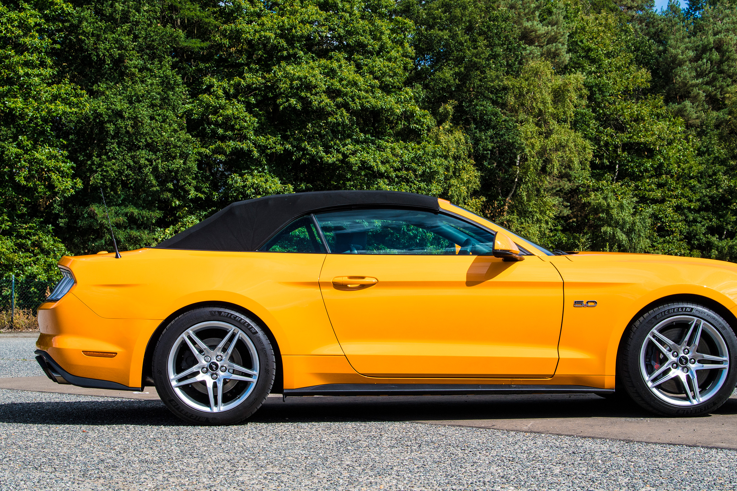 Ford Mustang Convertible - roof up