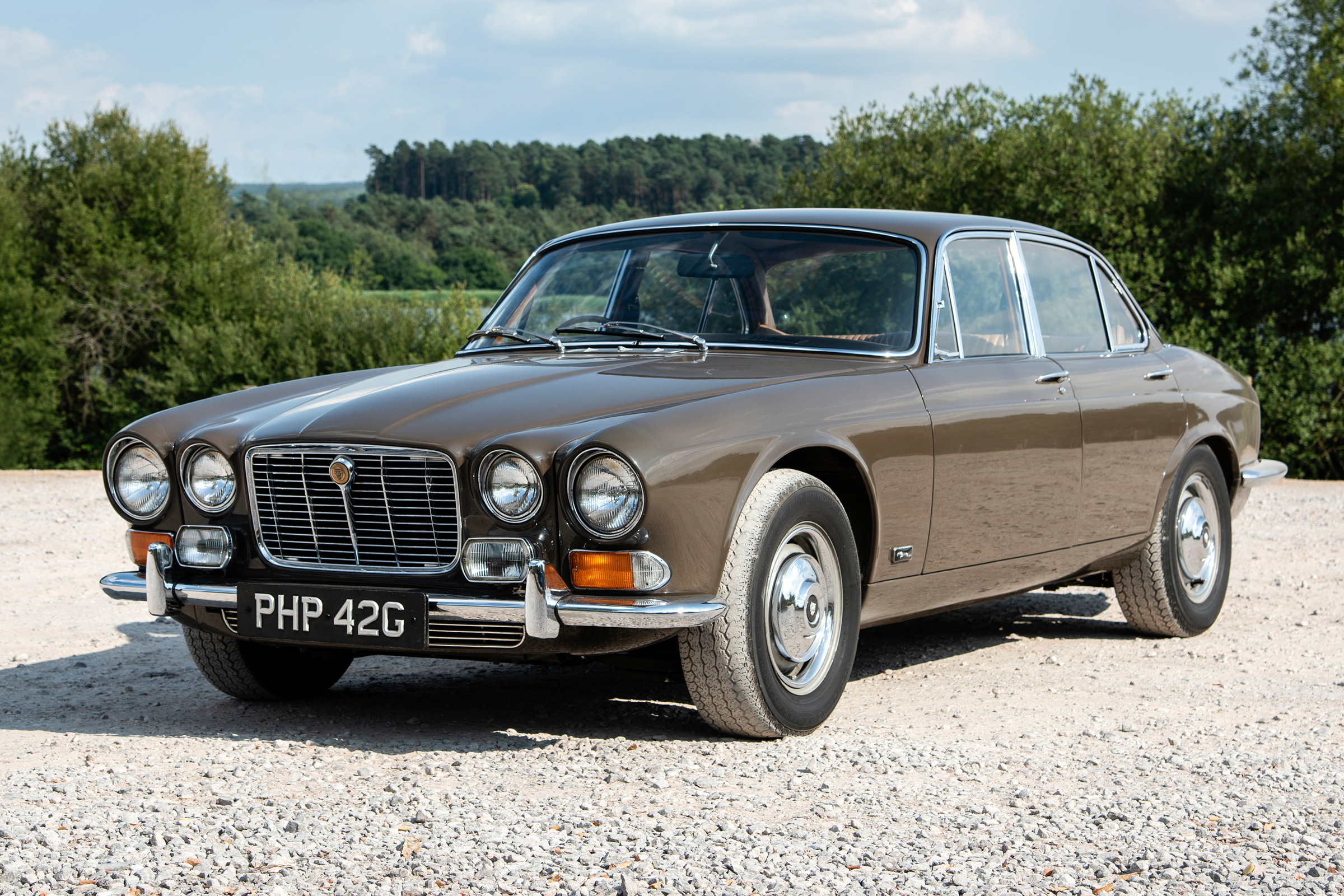 Jaguar XJ6 S1 front quarter