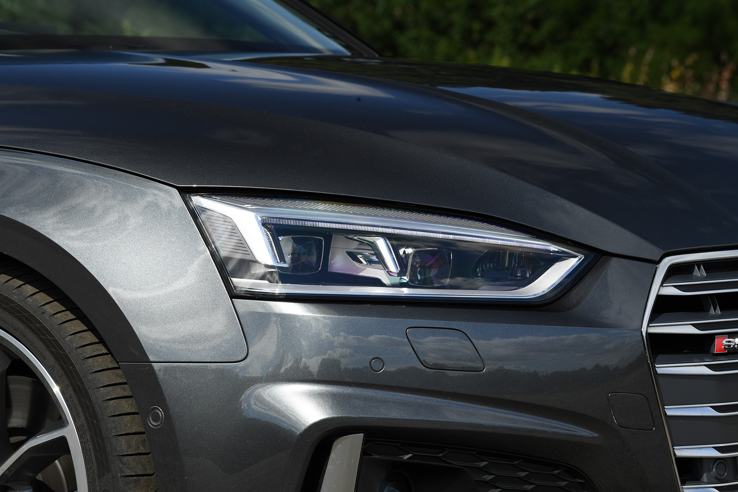 Audi S5 Cabriolet - headlight