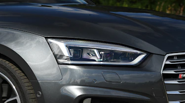 Audi S5 Cabriolet - headlight
