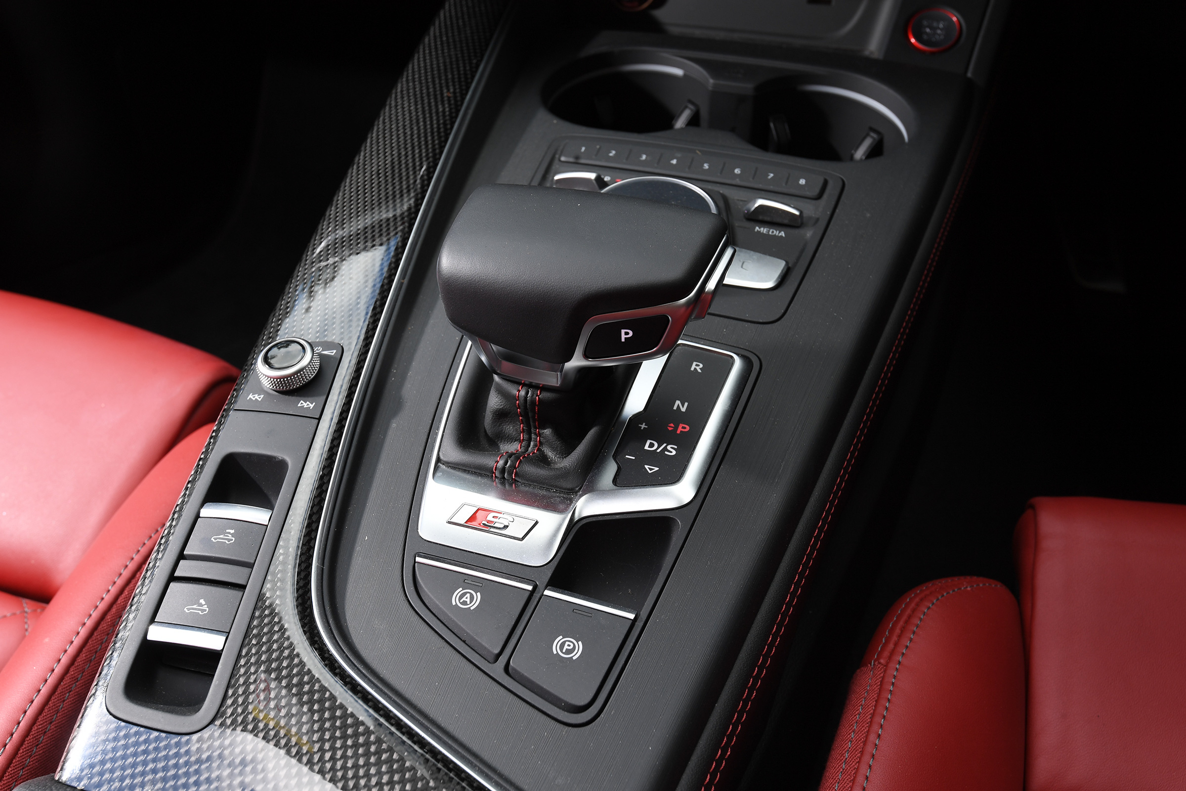 Audi S5 Cabriolet - gear selector