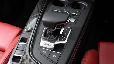 Audi S5 Cabriolet - gear selector