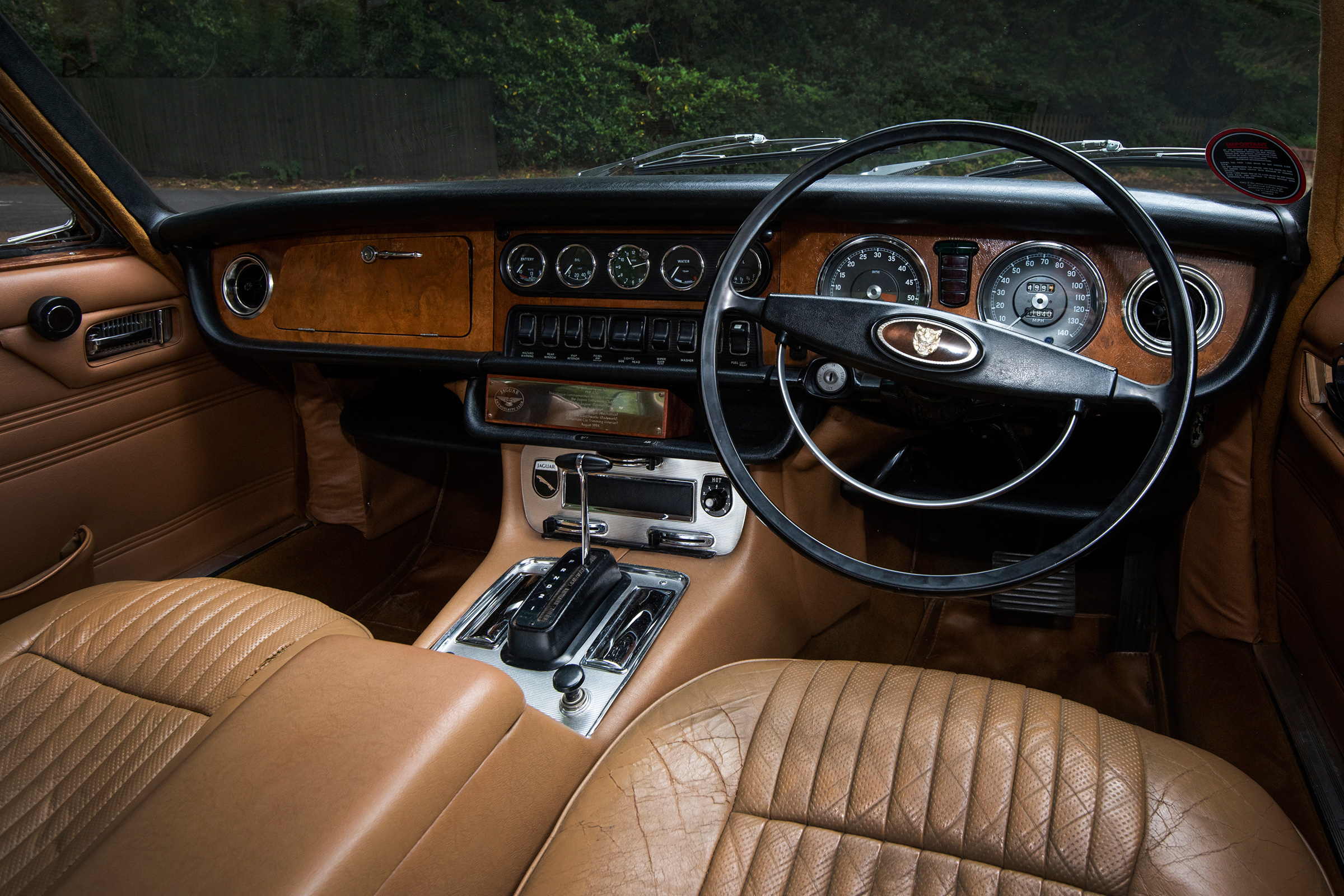Jaguar XJ6 S1 interior