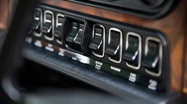 Jaguar XJ6 S1 many switches