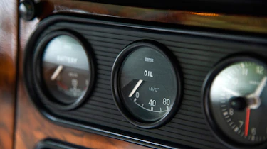 Jaguar XJ6 S1 gauges
