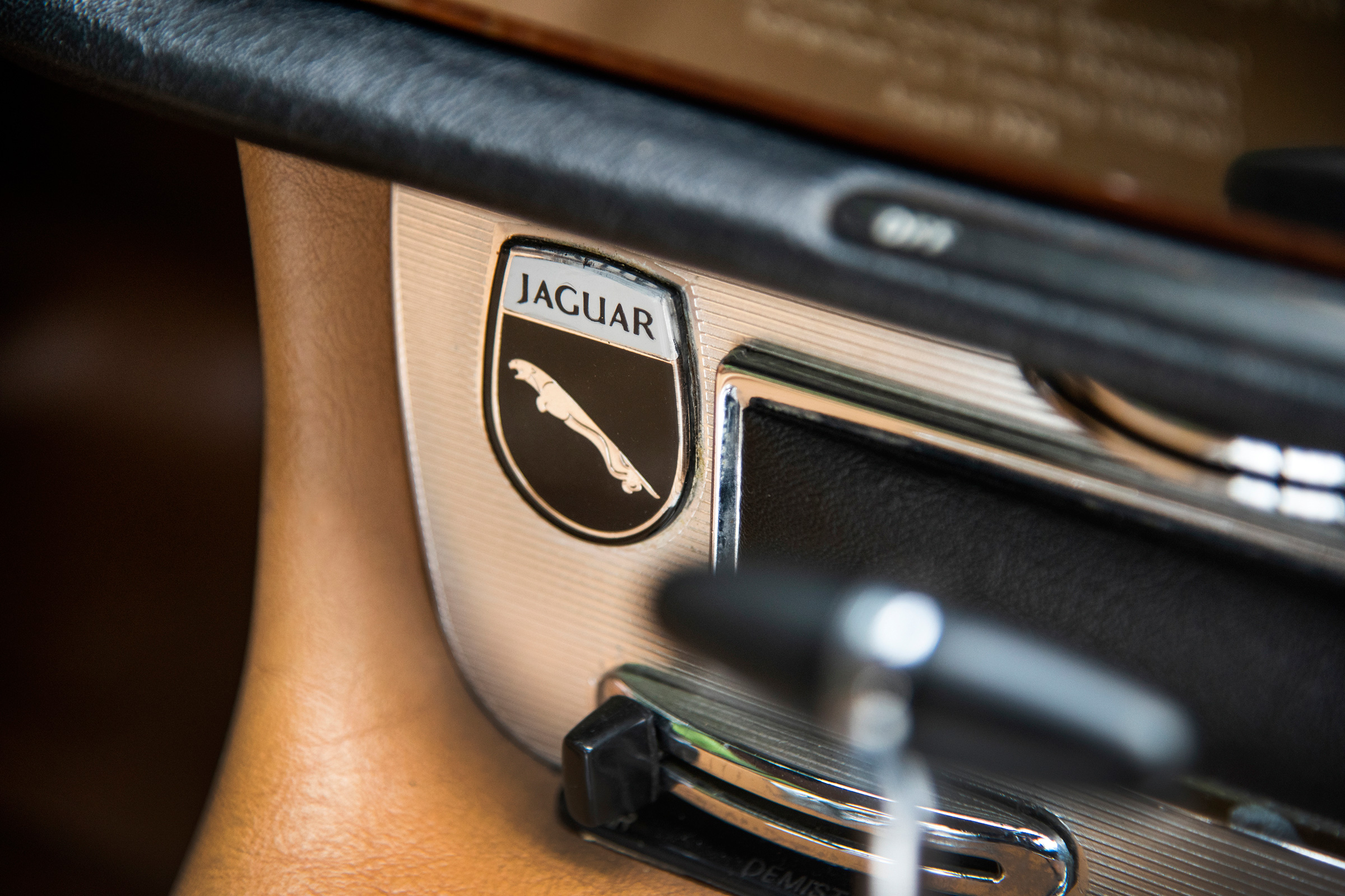 Jaguar XJ6 S1 interior detail