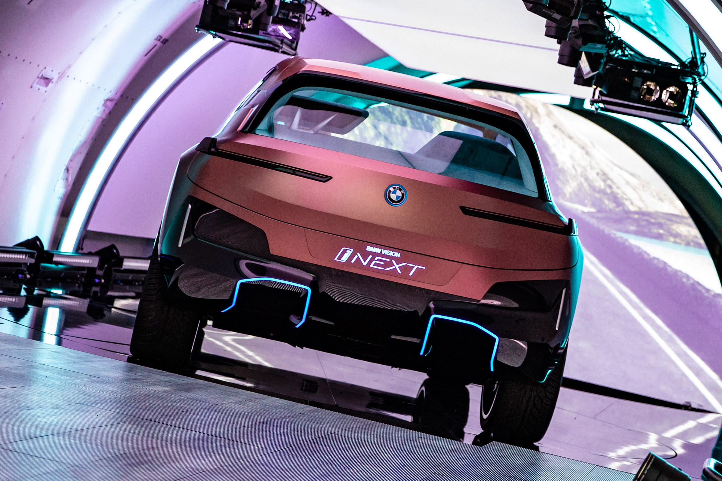 BMW Vision iNEXT concept - plane rear