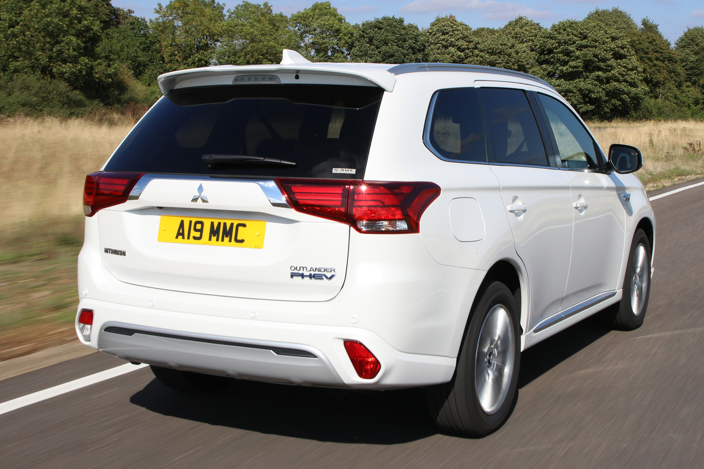 New 2019 Mitsubishi Outlander PHEV rear