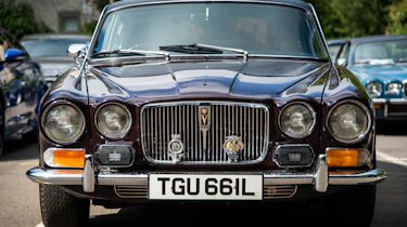 Jaguar XJ12 S1 Vanden Plas front grille