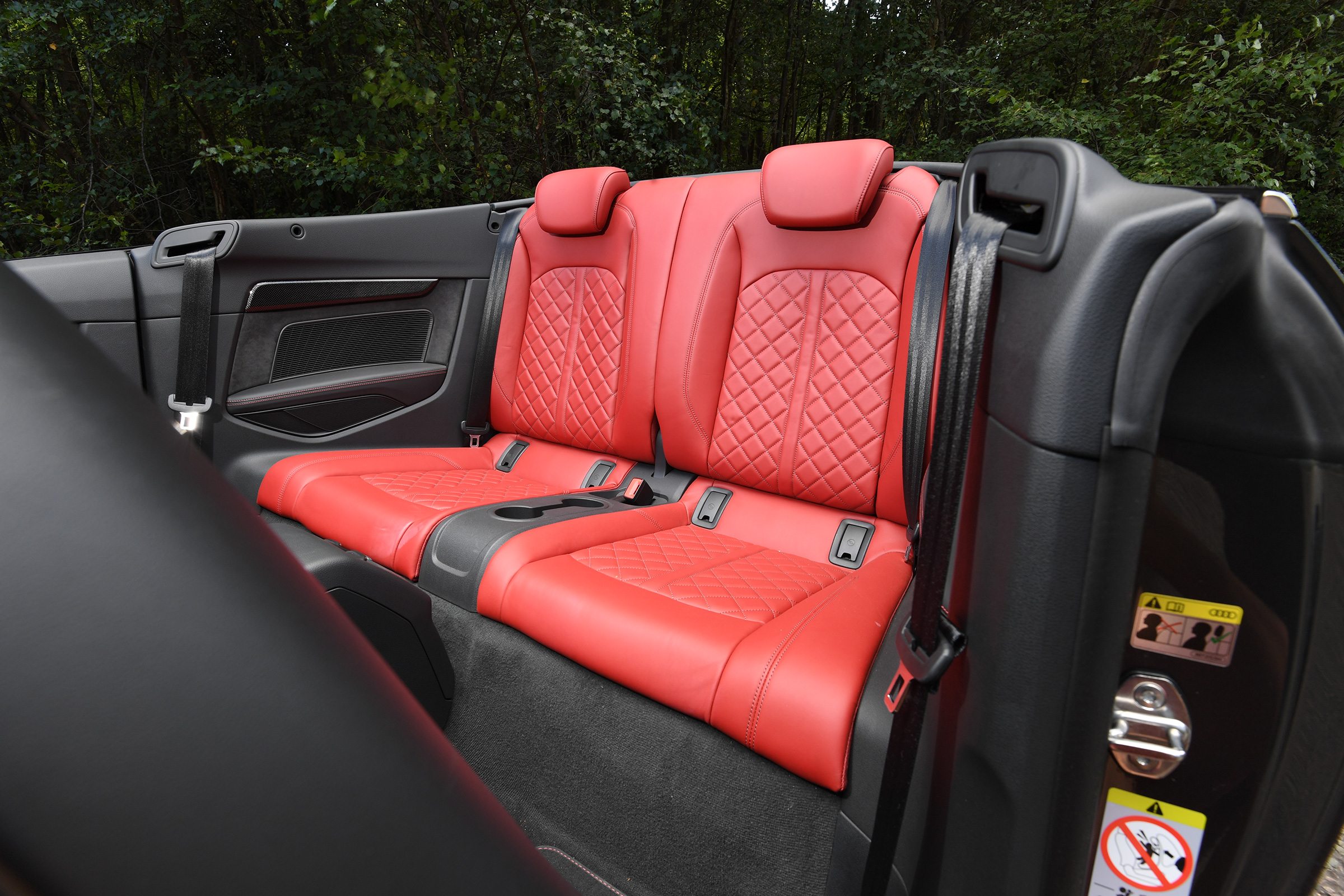 Audi S5 Cabriolet - back seats