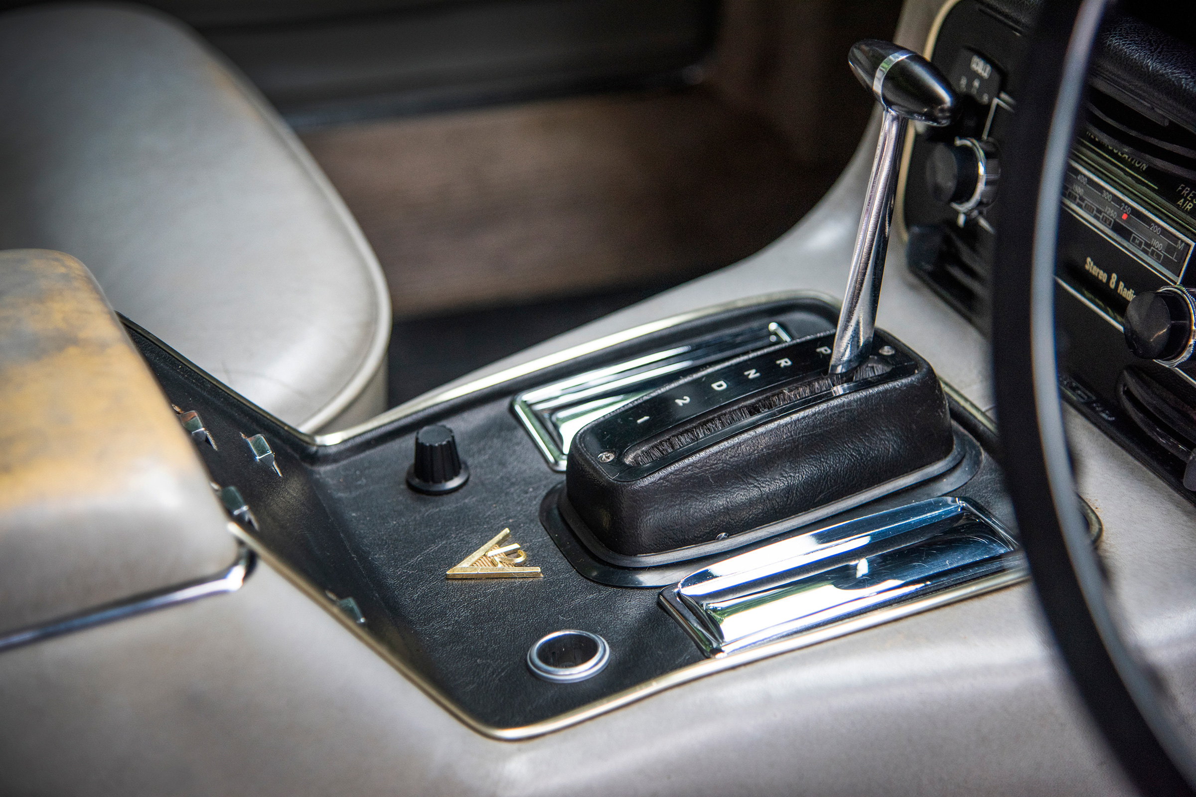 Jaguar XJ12 S1 Vanden Plas centre console