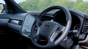 New 2019 Mitsubishi Outlander PHEV interior