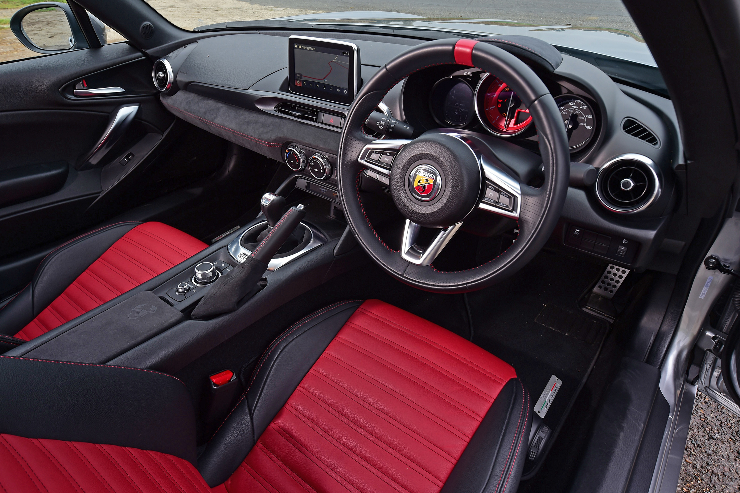 Abarth 124 GT - interior