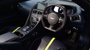 Aston Martin DB11 AMR - interior