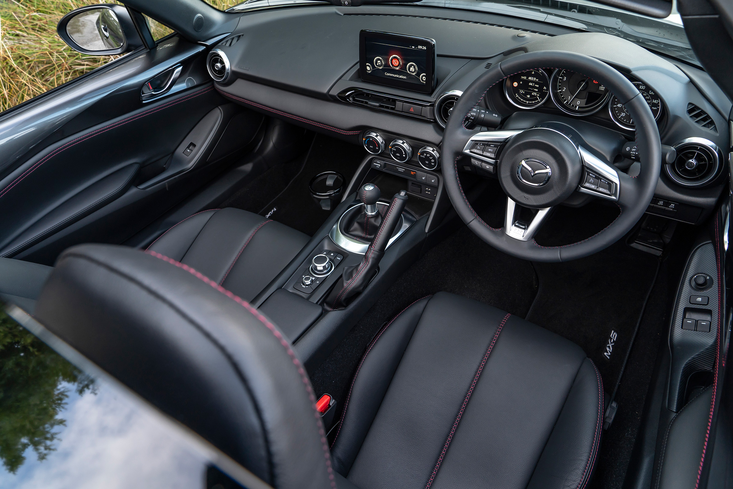 Mazda MX-5 RF - interior