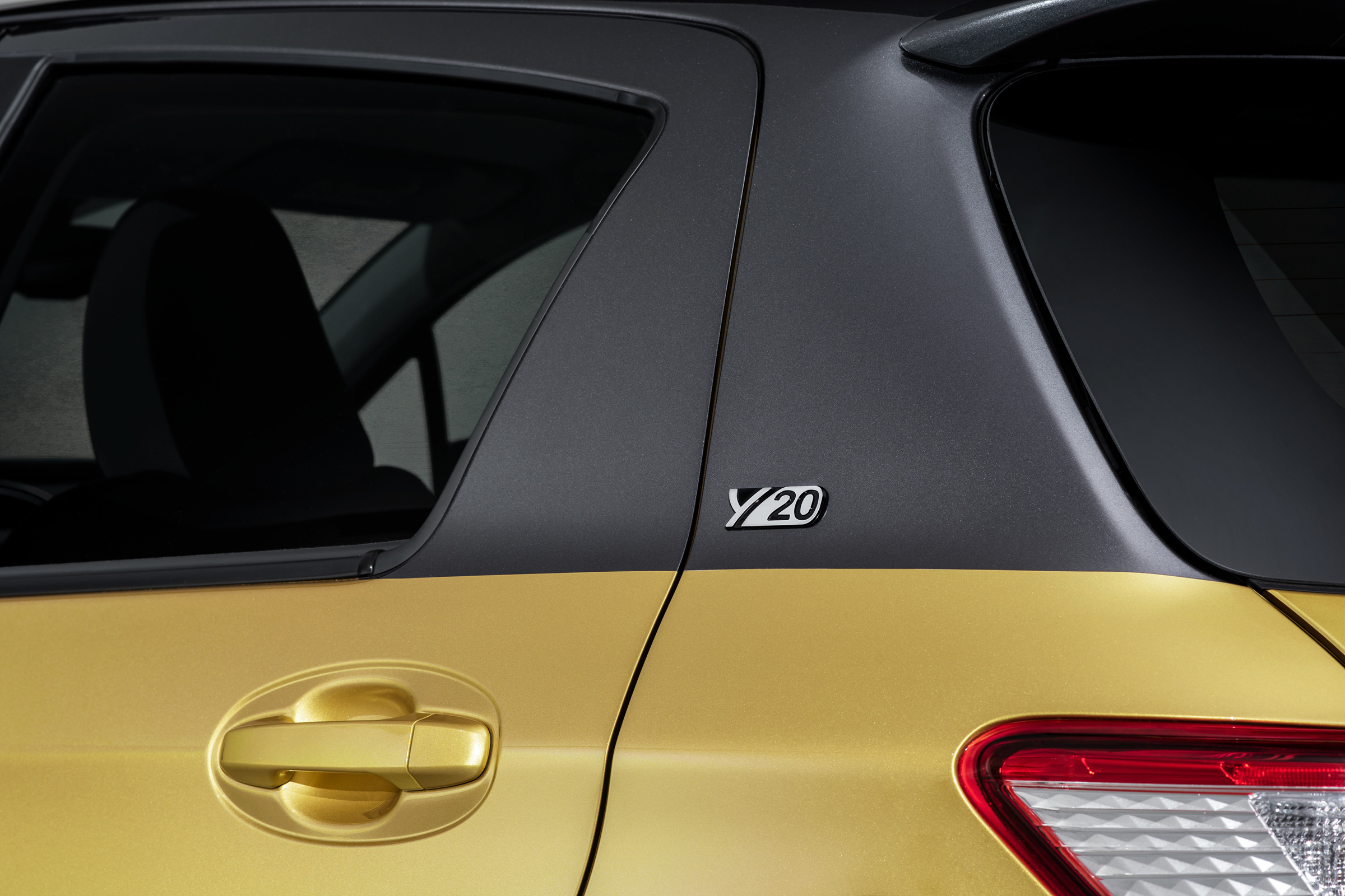 Toyota Yaris Y20 Launch Edition - badge