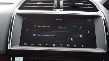 Jaguar XE - Infotainment