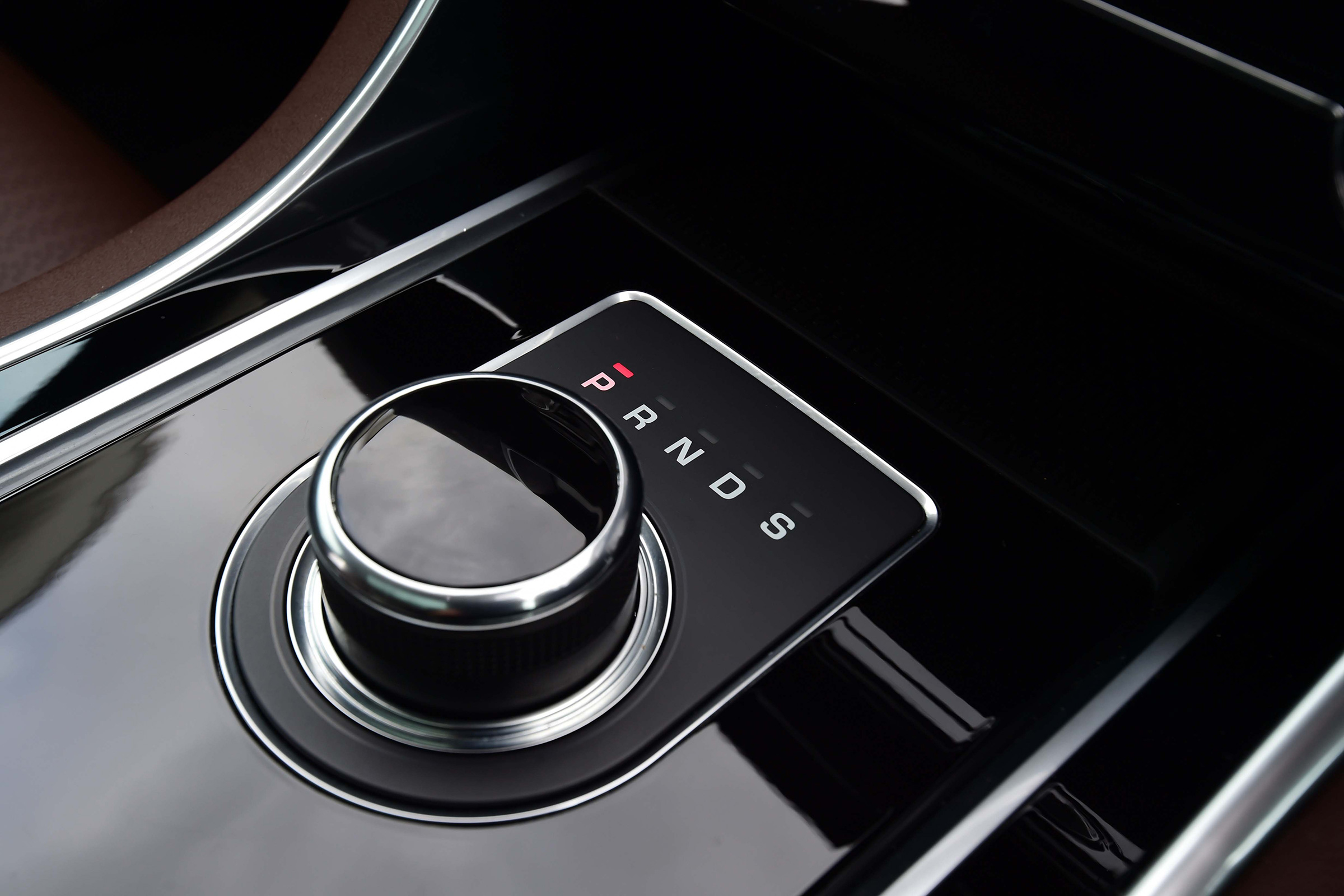 Jaguar XE - Gear Selector